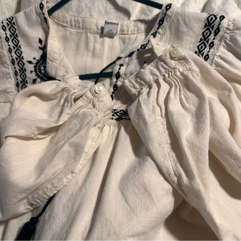 Old Navy‎ Cream Embroidered 3/4 Sleeve Blouse - Picture 8 of 13